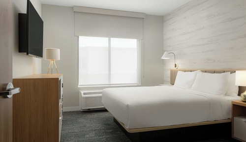 Suite, 1 Bedroom, Non Smoking (Mobility/Hearing Access, Roll-in Shwr)