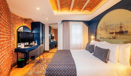 Deluxe Room, 1 Queen Bed