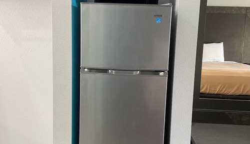 3 Queen Bed Non-Smoking