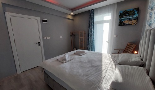Elite Room, 1 Queen Bed, Beachside