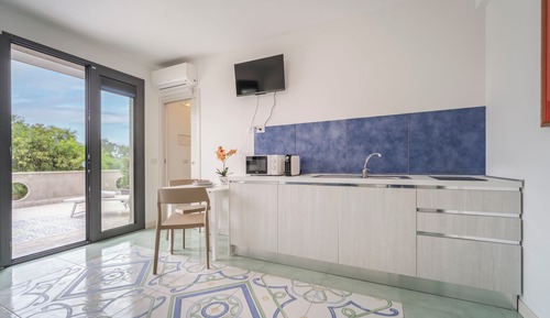 Luxury Studio, Pool View