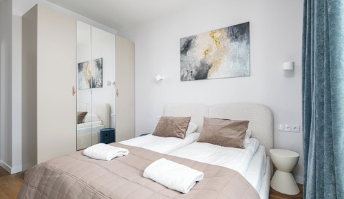 City Apartment, Balcony