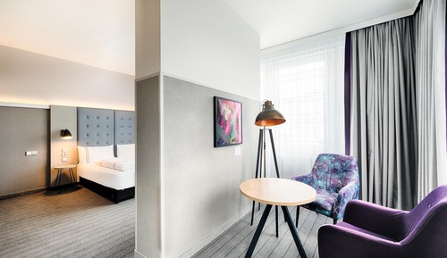 Double Room, Roll-in Shower