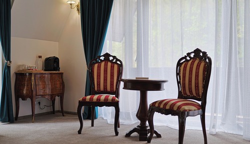 Royal Apartment, Garden View