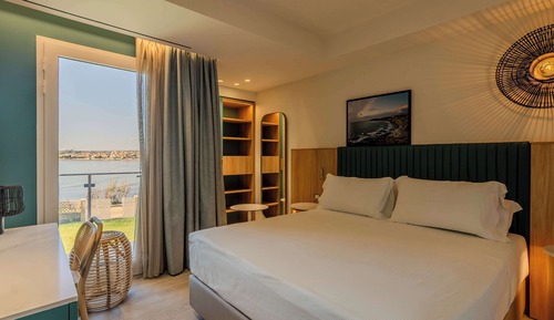 Superior Room, 1 King Bed, Accessible