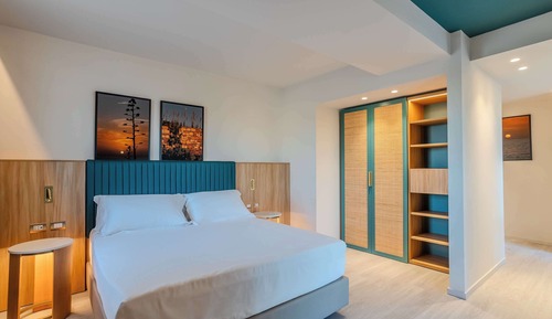 Junior Suite, 1 King Bed