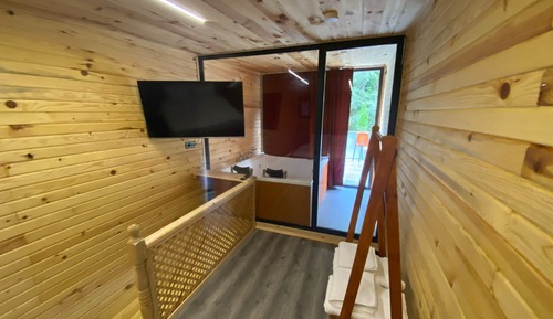 Deluxe Room, Lake View