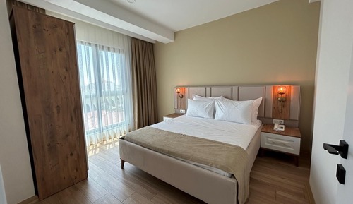 Luxury Suite