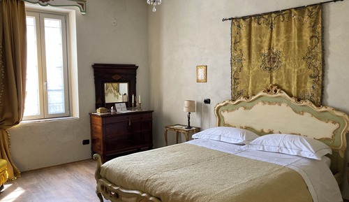 Romantic Suite, Garden View