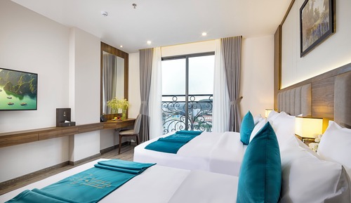 Deluxe Triple Room, Balcony, Partial Sea View