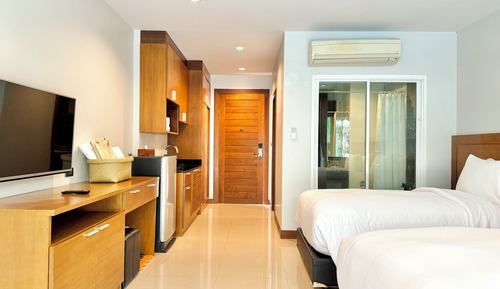 Deluxe Room, Pool View