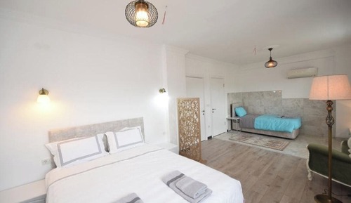 Comfort Triple Room, City View