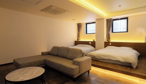 Deluxe Suite, 2 Queen Beds, Private Bathroom, Annex Building