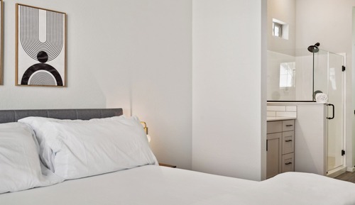 Comfort House, Patio