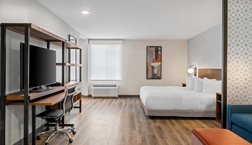 Suite, 1 King Bed, Accessible, Non Smoking (Roll-in Shower)
