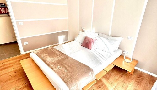 Double Room, Private Bathroom (2)