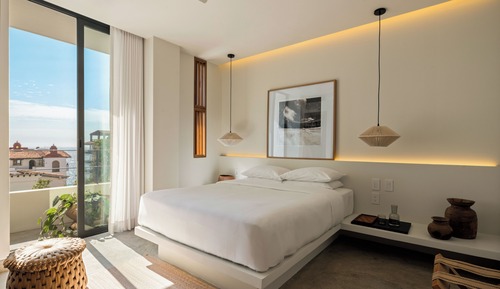 Deluxe Room, 1 Queen Bed, Multiple View (Tryst Queen)