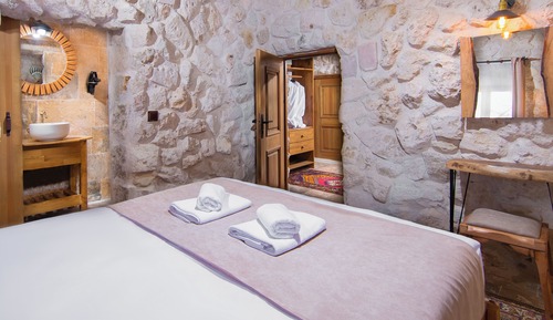 Deluxe Room, Bathtub, Valley View