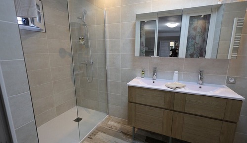 Standard Suite, Pool View