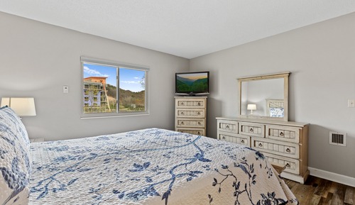 Signature Condo, 2 Bedrooms, Balcony, River View