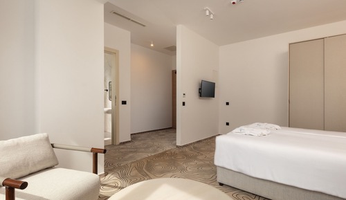 SUPERIOR DOUBLE ROOM SEA VIEW, DISABILITY ACCESS, FRENCH BALCONY