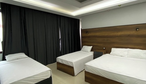 Business Quadruple Room