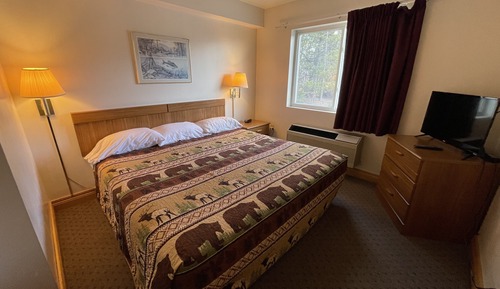 King Suite with Jetted Tub