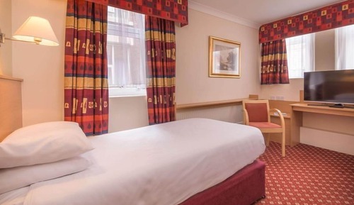 Basic Triple Room