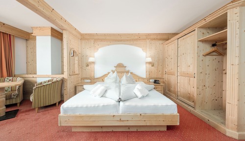 Junior Suite, Balcony, Mountain View