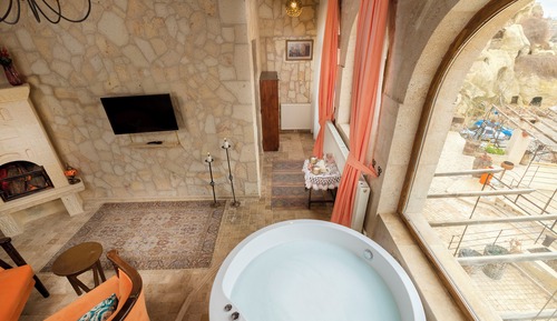 Coral Honeymoon Suite