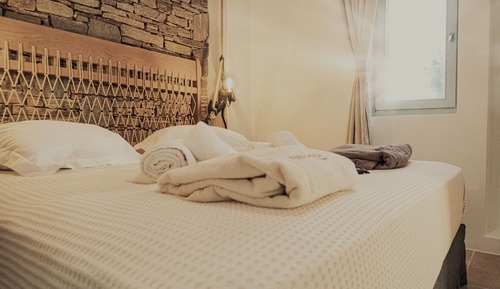 Family Room, 2 Bedrooms