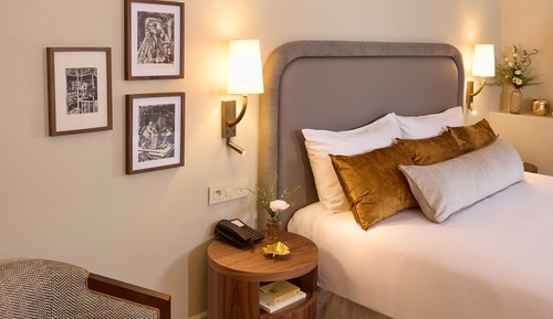 Courtyard King Room