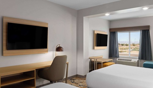 Suite, Multiple Beds