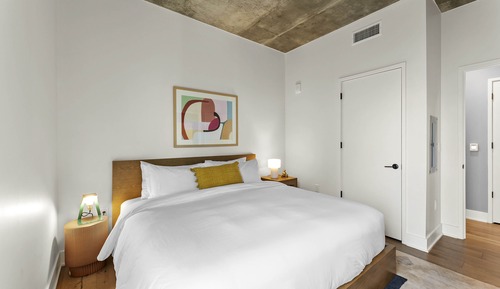 Luxury Condo, 1 King Bed with Sofa bed, Balcony, City View