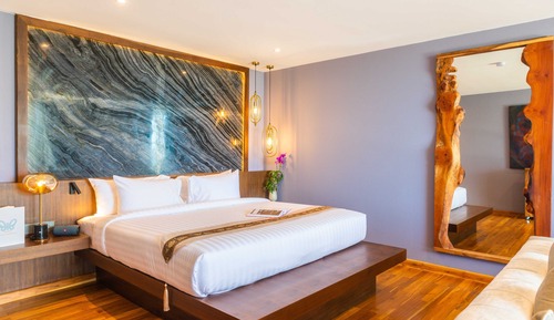 Executive Suite