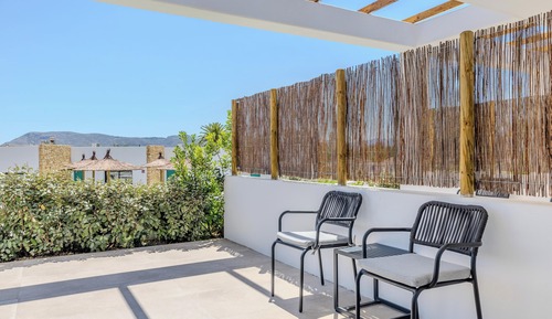 Deluxe Room, Pool View