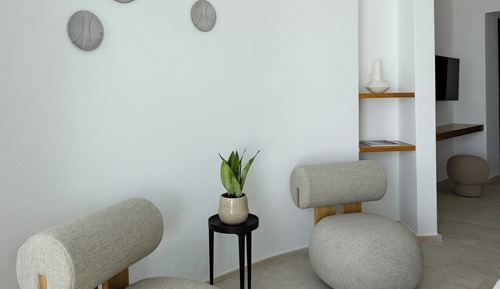 Signature Cliffside Suite with Private Infinity Pool & Outdoor Heated Jetted Tub -Caldera View