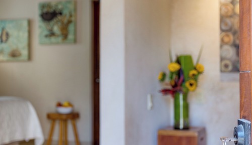 Luxury Studio, 1 King Bed, Kitchenette, Poolside