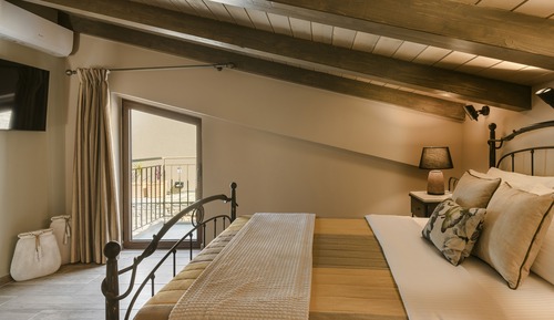 Deluxe Duplex, Partial Sea View