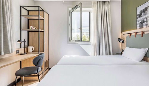 Next Generation, Room, 3 Twin Beds