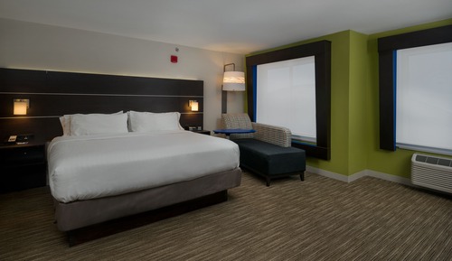 Standard Room, 1 King Bed, Accessible Bathtub (Communications)
