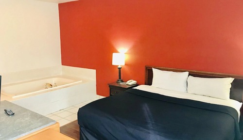 Room, 1 King Bed, Non Smoking, Jetted Tub