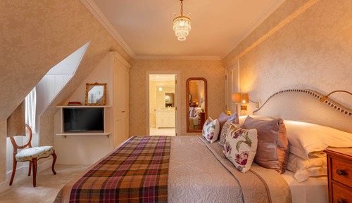 West Wing Suite