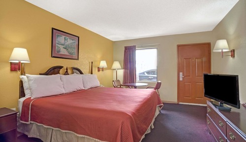 Standard Room, 1 King Bed