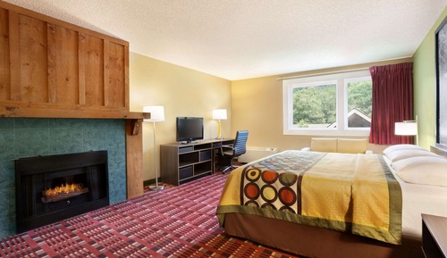 Superior Room, 1 King Bed, Non Smoking, Jetted Tub