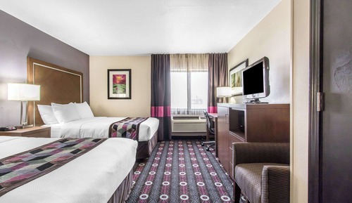Standard Room, 2 Double Beds, Non Smoking