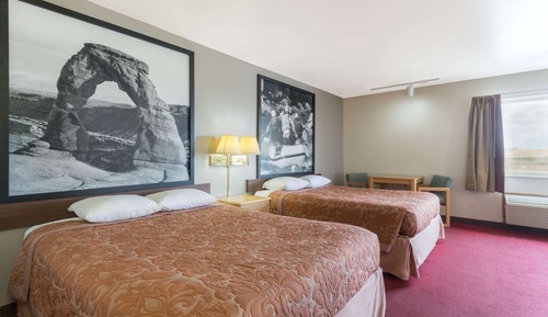 Standard Room, 2 Queen Beds (Pet friendly)