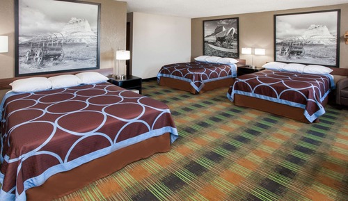 Suite, Multiple Beds, Non Smoking (2 Double and 1 Queen)