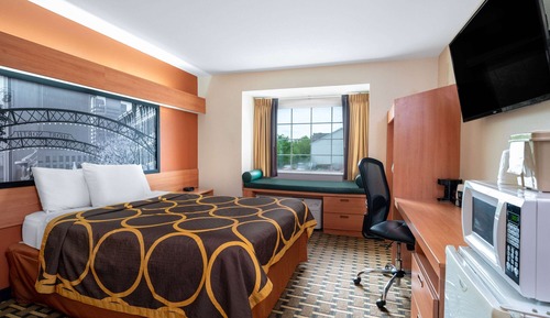 Room, 1 Queen Bed, Accessible, Non Smoking (Roll-In Shower/Mobility)