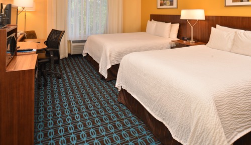 Room, 2 Queen Beds (Mobility Accessible, Tub)